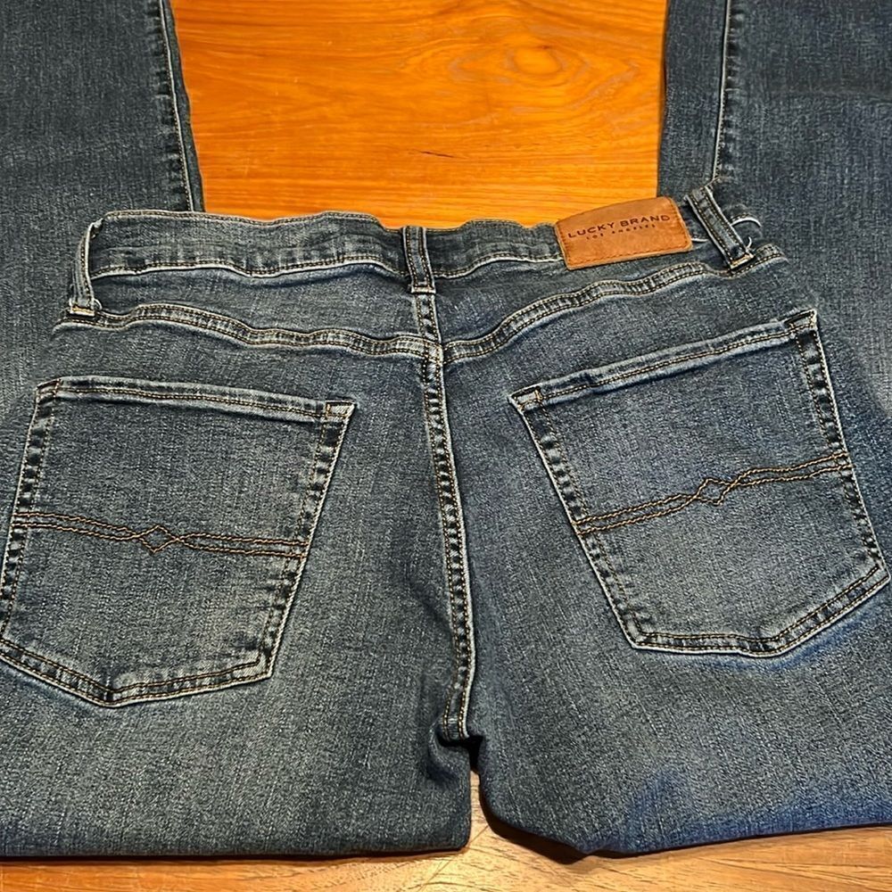 Lucky Brand 221 Straight Jeans‎